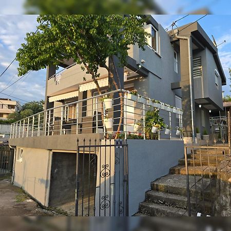 Family Apartment-Dilorena بار المظهر الخارجي الصورة