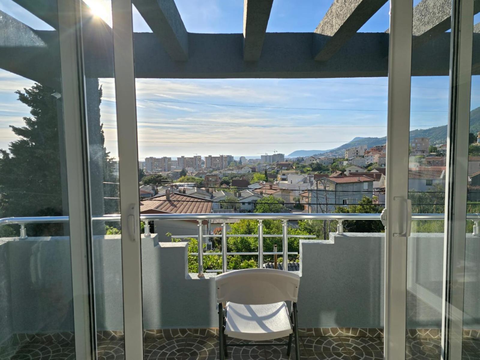 Family Apartment-Dilorena بار المظهر الخارجي الصورة